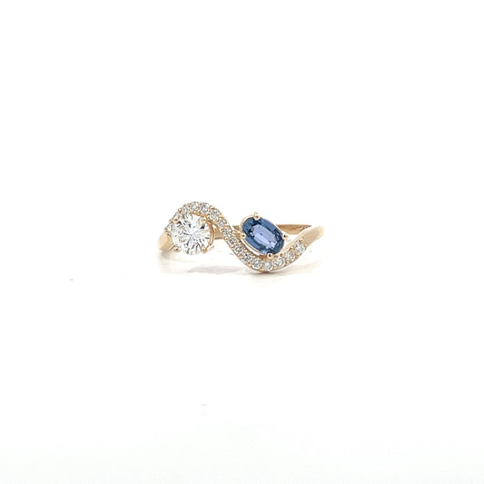 Yogo and Diamond Curve Ring (Oval and Round) w/ Diamond Accent 14ky