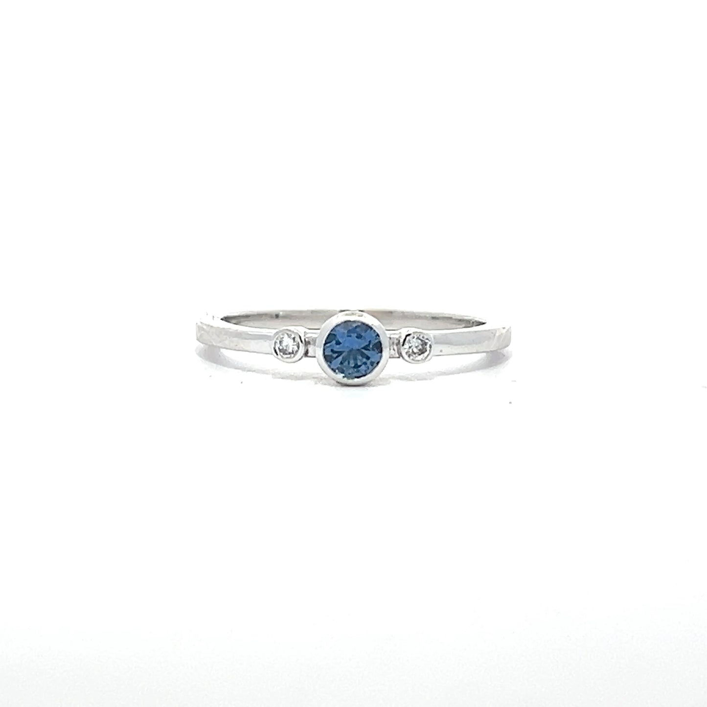 Yogo sapphire & diamond ring - .26ct Yogo - 14kw