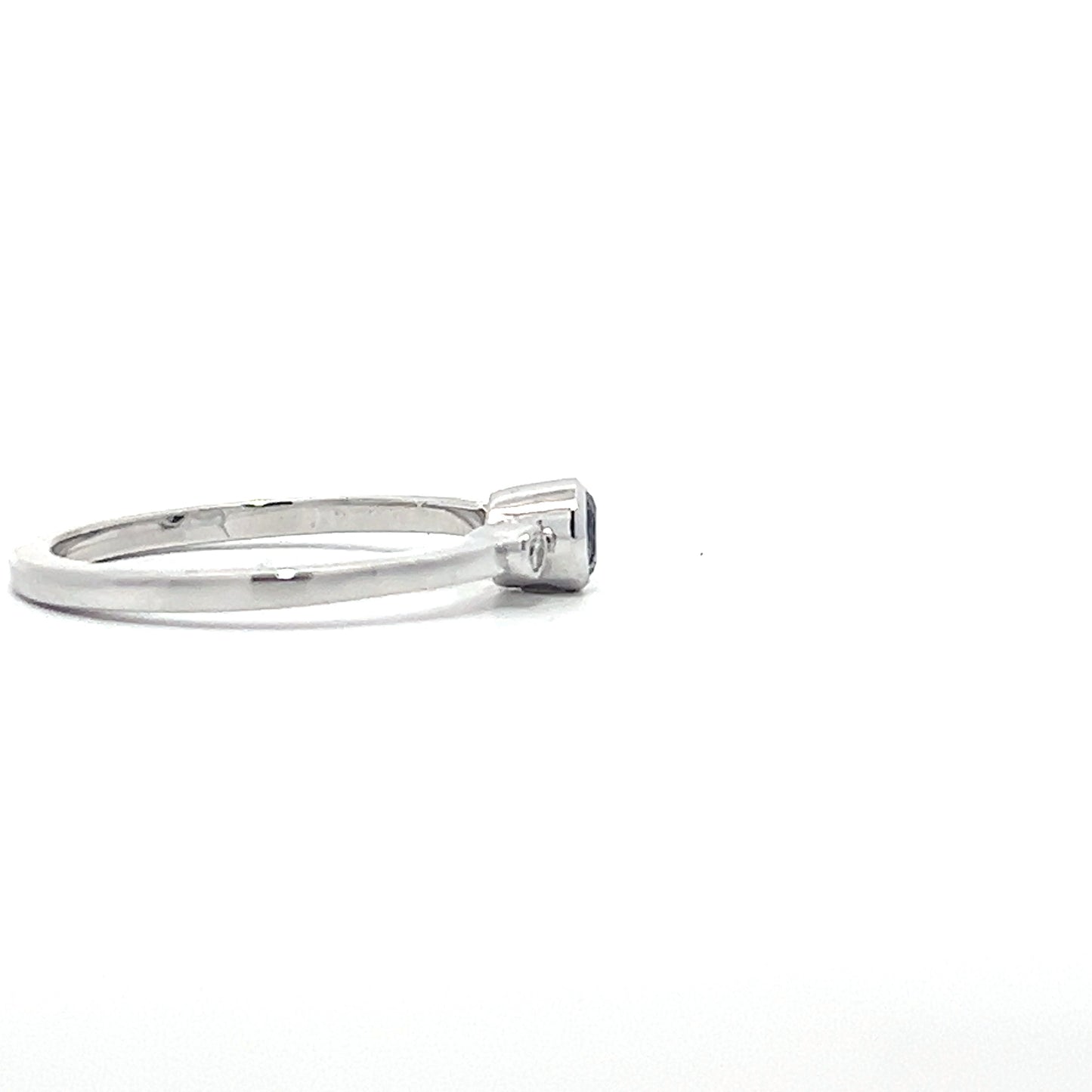 Yogo sapphire & diamond ring - .26ct Yogo - 14kw